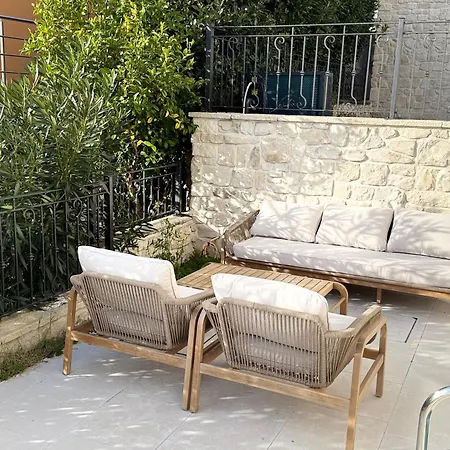 Laurus Nobilis Apartment